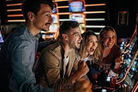 Antarmuka permainan slot diamon138 dengan gulungan aktif dan kontrol taruhan